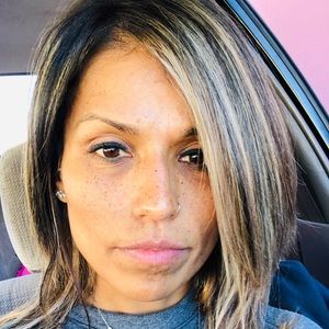 Meet your Posher, Enyi